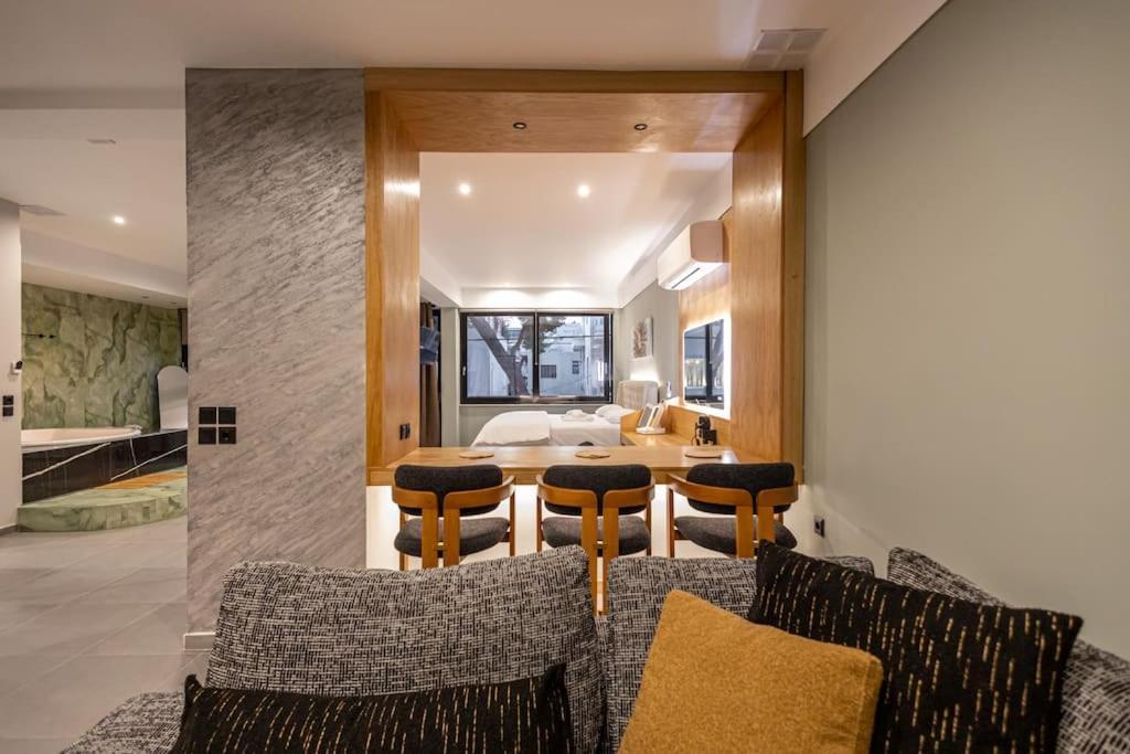 Smaragdi Luxury Jacuzzi Apartment Noho Premium Living Athens Exterior photo