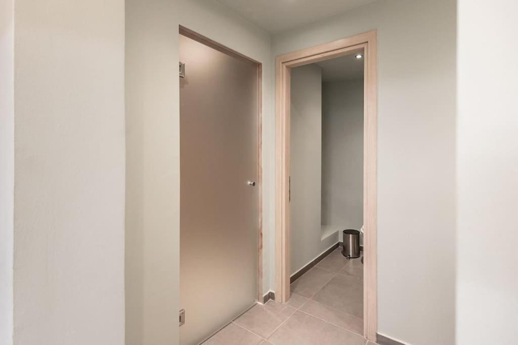 Smaragdi Luxury Jacuzzi Apartment Noho Premium Living Athens Exterior photo