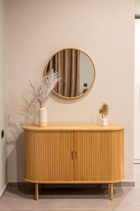 Smaragdi Luxury Jacuzzi Apartment Noho Premium Living Athens Exterior photo